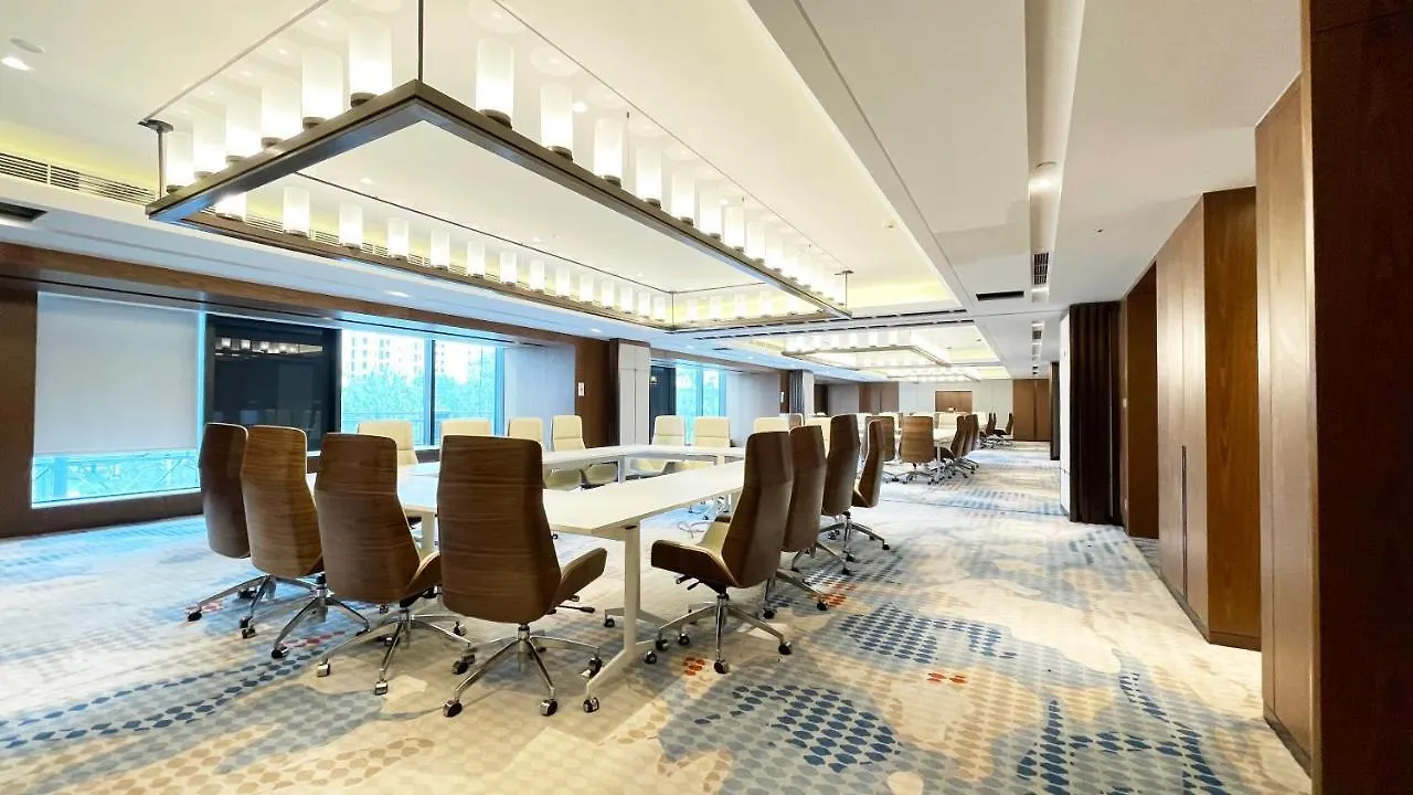 Metropark Hotel Hongqiao Shanghai 5*,